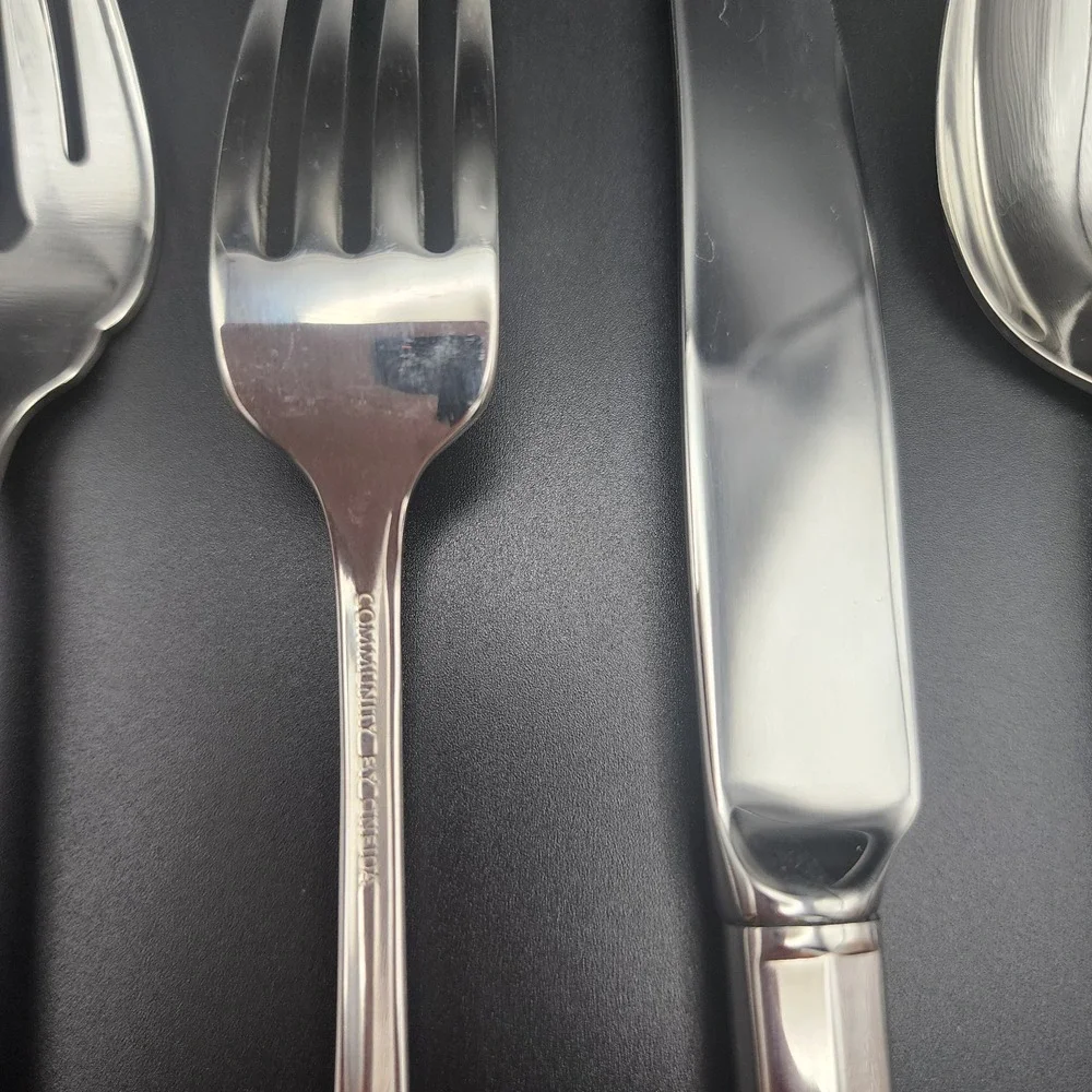 Oneida Kenwood 5‎ Piece Flatware Set Stunning Premium